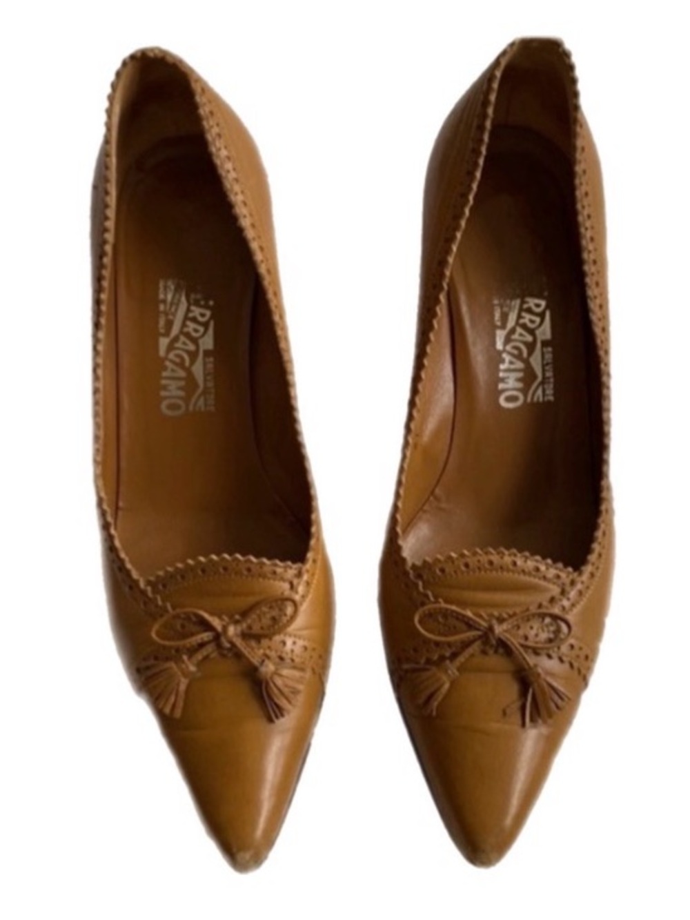 Salvatore Ferragamo brown leather pointed toe classic kitten heel  shoe